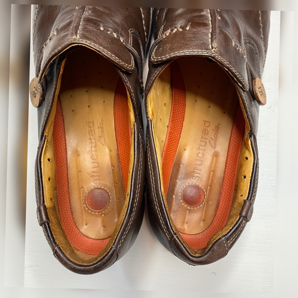 Structured Clarks Clogs Size 9.5 - image 3